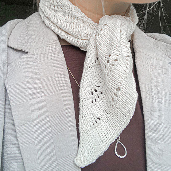 Garnkit: Lunas tørklæde fra KnitVik (opskrift + garn)