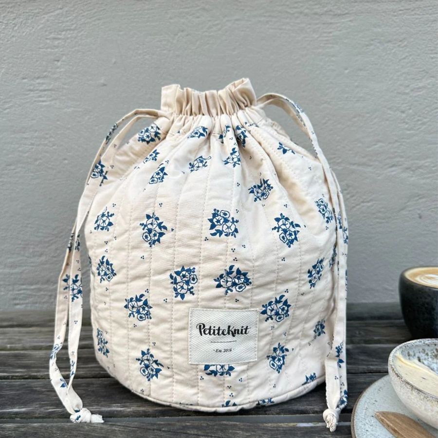 Get Your Knit Together Bag - Midnight Blue Flower - Petiteknit Projekttaske