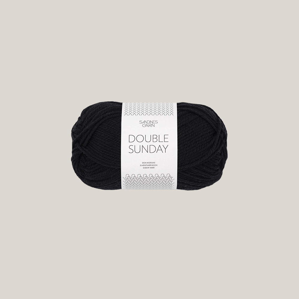 Double sunday fra Sandnes Garn. 100% merino. Køb det hos Den Lille Garnbiks. 108 meter på 50 gram. Strikkepind 3,5 millimeter til 4,5 millimeter. Farve 1099
