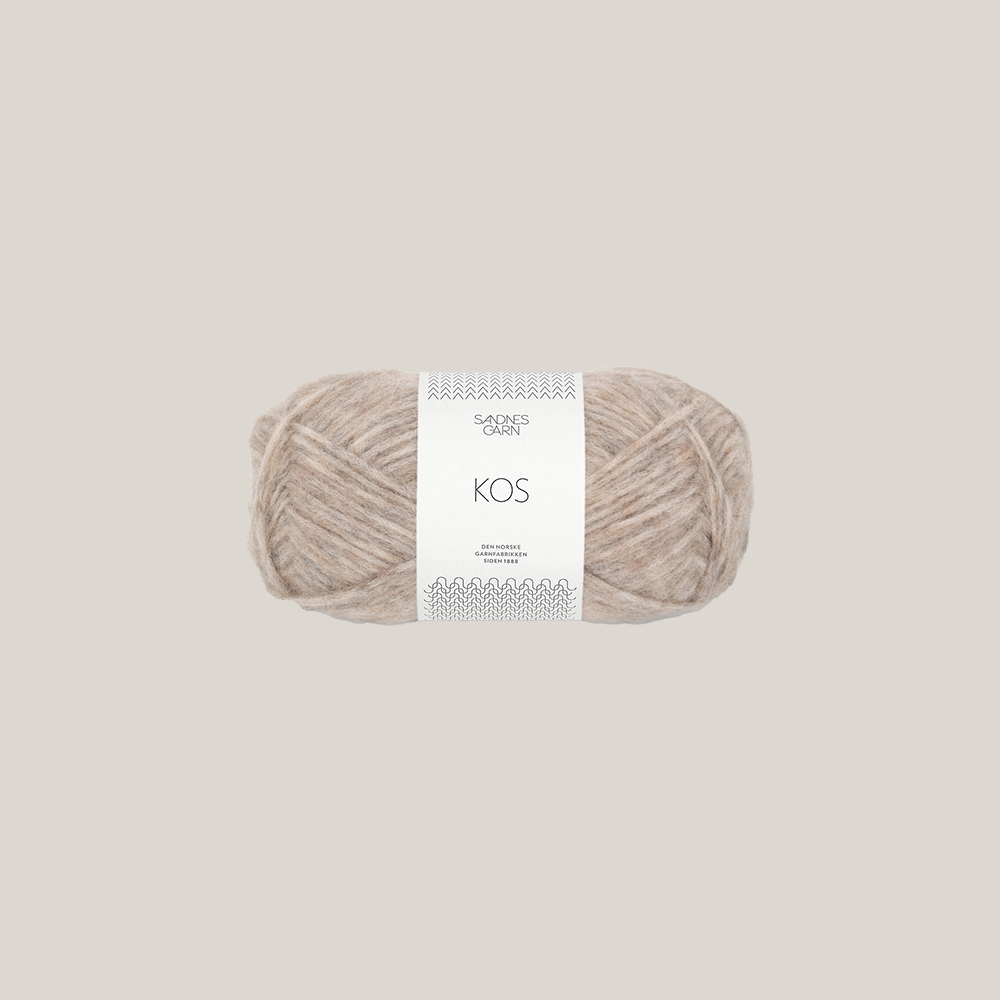 Kos fra Sandnes Garn – blødt og luftigt alpaka- og uldgarn med nylon, perfekt til lune trøjer og accessories, forhandles hos Den Lille Garnbiks. løbelængde på 150 meter på 50 gram. perfekt til bløde og vamset sweatre. strikkepinde 4,5 millimeter til 6 millimeter. Farve 2611