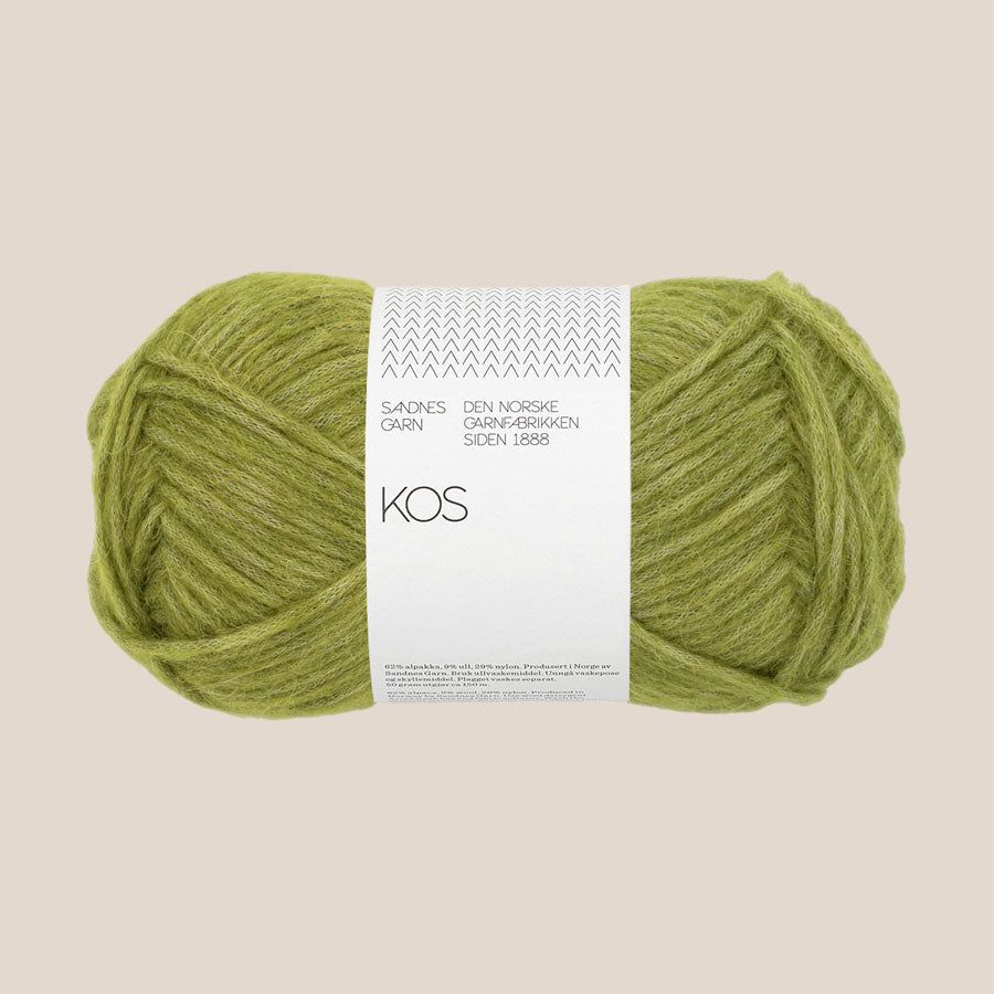 Kos fra Sandnes Garn – blødt og luftigt alpaka- og uldgarn med nylon, perfekt til lune trøjer og accessories, forhandles hos Den Lille Garnbiks. løbelængde på 150 meter på 50 gram. perfekt til bløde og vamset sweatre. strikkepinde 4,5 millimeter til 6 millimeter. Farve 9564