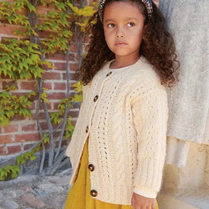 Garnkit: Cornelia Cardigan Junior fra Sandnes (opskrift + garn)